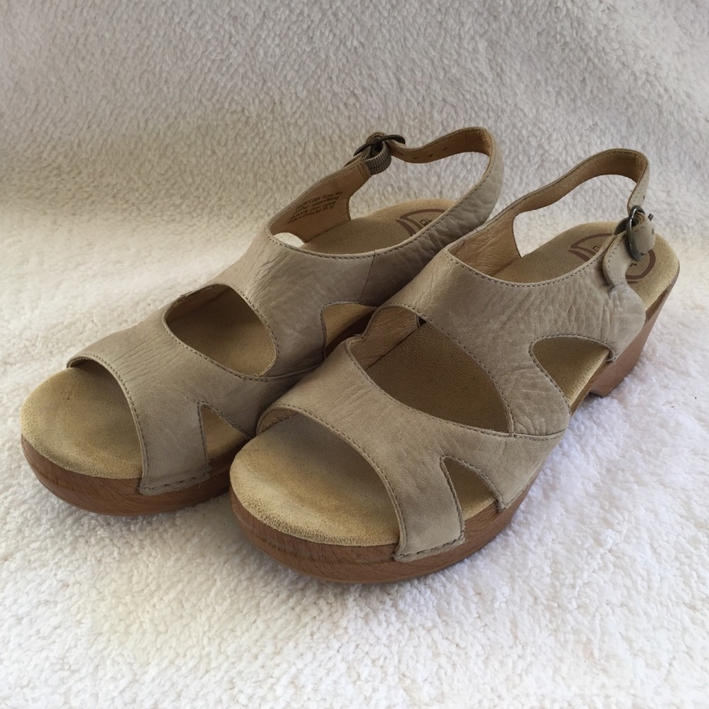 Women’s size euro 40 Dansko sandals